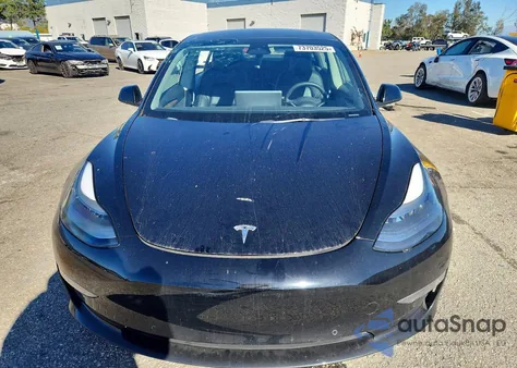 2022 Tesla Model 3 из США, поврежденный, VIN 5YJ3E1EB9NF195541